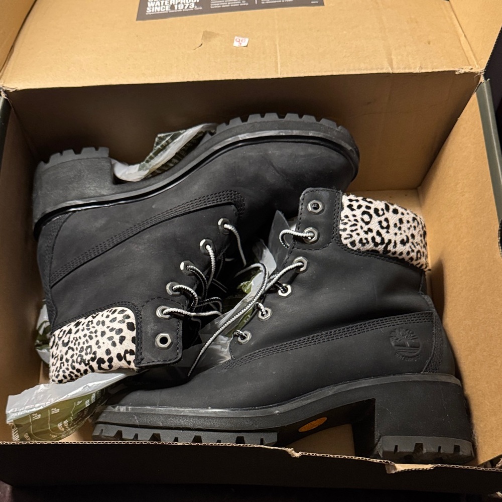 Timberland Women's Black and Leopard Print Boots